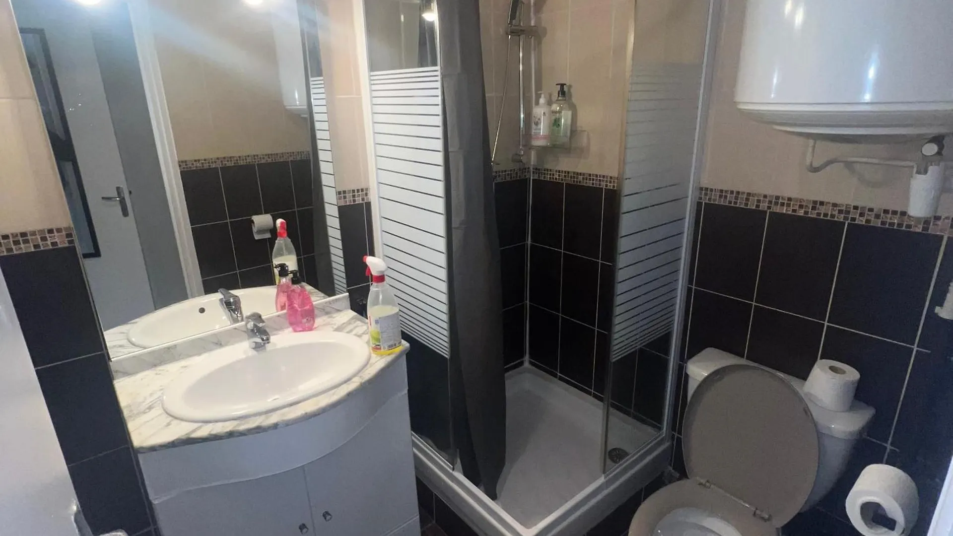 Apartment Studio Tapisvert St Charles Canebiere Vieux Port Marseille
