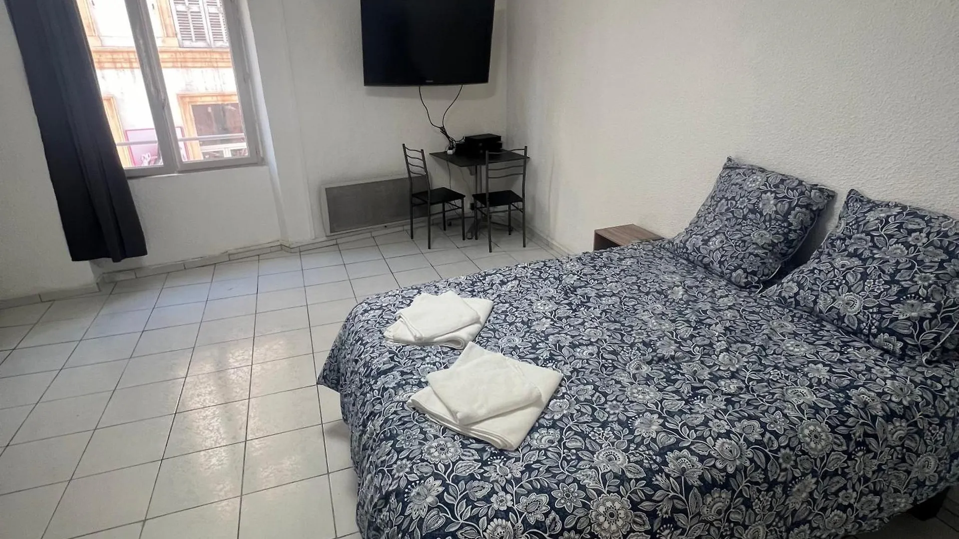 Apartment Studio Tapisvert St Charles Canebiere Vieux Port Marseille France